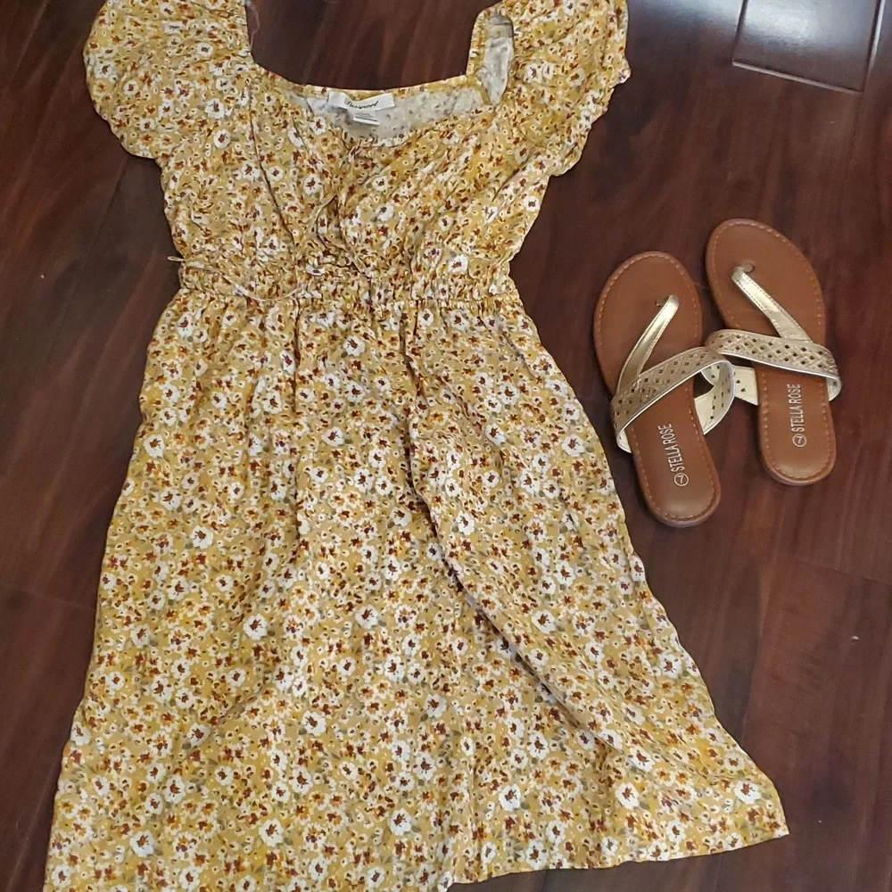 Spring dress - Picture 2 of 5